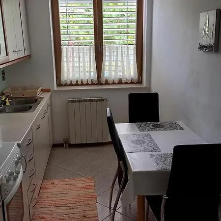 Apartma Nona Roza Zgornje Skofije Exterior foto