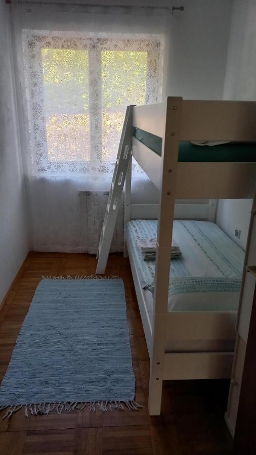 Apartment Apartma Nona Roza Zgornje Skofije