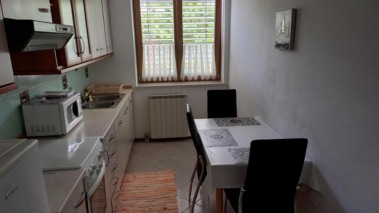 Apartma Nona Roza Apartment